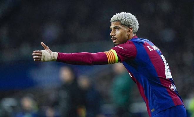 风云突变！勒沃库森窗口期战术微调，欧冠版图或变，震撼外界，年轻球员得到机会 