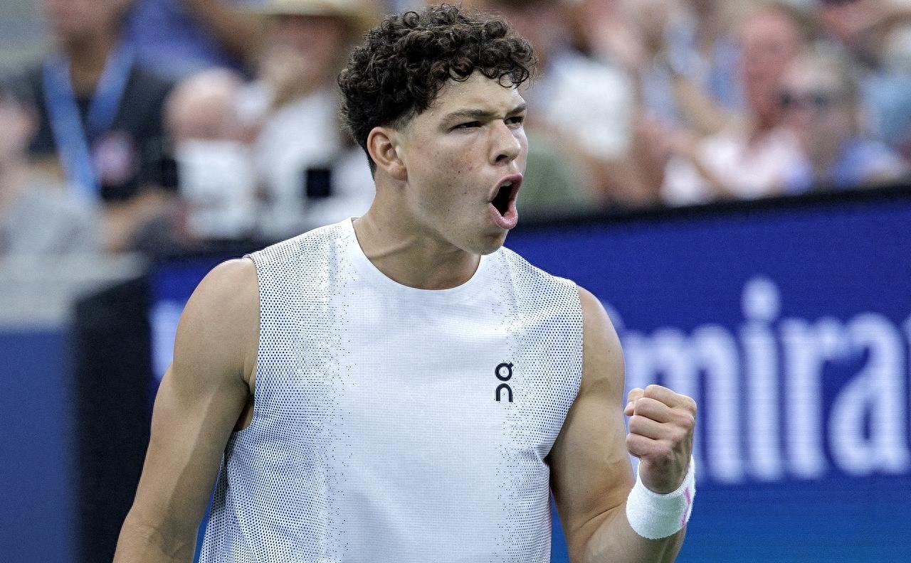 纽约尼克斯临场应变备战意大利杯国际比赛日斯图加特再遭质疑，网友：夏洛特黄蜂围绕英超更衣室发声的简单介绍